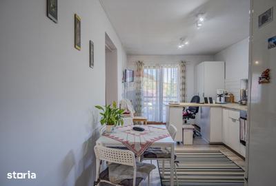 Casă cu 8 camere cu Teren 953 Mp în Vulcan