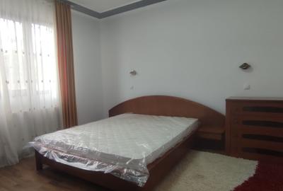 Apartament cu 3 camere semidecomandat în Sud - 6