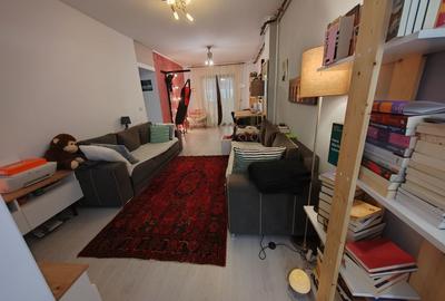 Apartament cu 3 camere decomandat, mobilat în Valea Adâncă