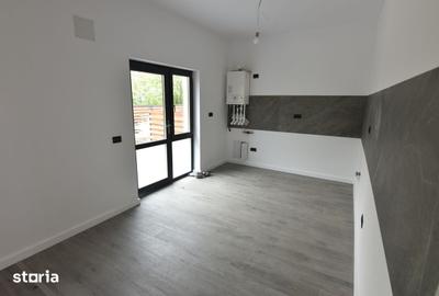 Casă cu 4 camere cu Teren 400 Mp în Domnești - 8