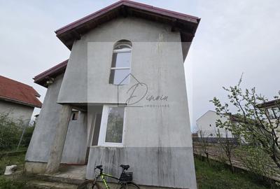 Casă individuală cu 3 camere cu Teren 300 Mp în Central - 1