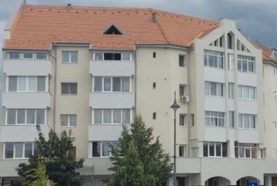 Apartament cu 4 camere decomandat, mobilat în Ultracentral