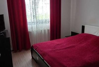 Apartament cu 3 camere în Tractorul
