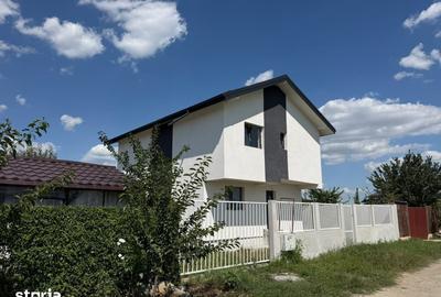 Casă cu 4 camere cu Teren 231 Mp în Vidra