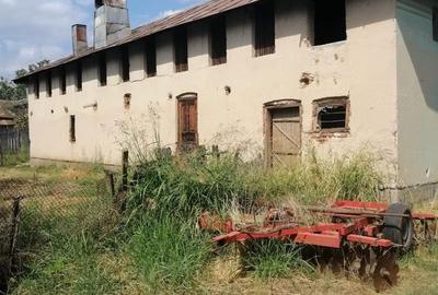 Casă individuală cu 4 camere cu Teren 3500 Mp în Amărăștii de Jos