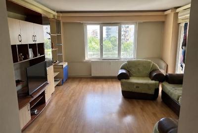 Apartament cu 3 camere decomandat în Nerva Traian