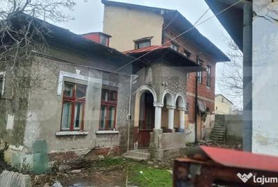 Casă cu 4 camere cu Teren 287 Mp în Lupeni - 13