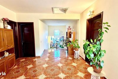 Casă cu 4 camere în Aroneanu