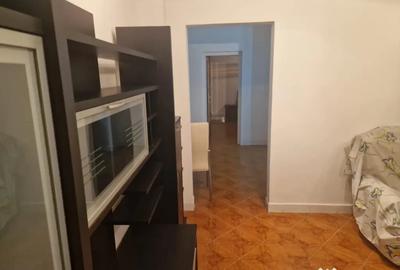 Apartament cu 3 camere decomandat în Mărăței