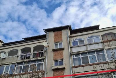 Apartament cu 4 camere decomandat, mobilat în Central - 1