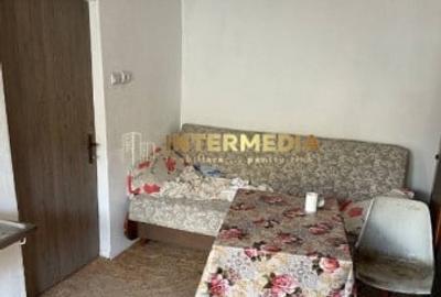 Casă individuală cu 4 camere cu Canalizare în Central