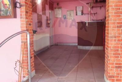 Spațiu comercial, de 67 mp, în Central - 10