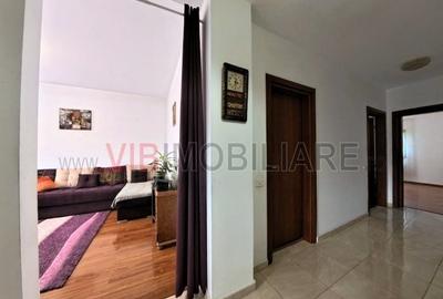 Apartament cu 3 camere decomandat în Sud