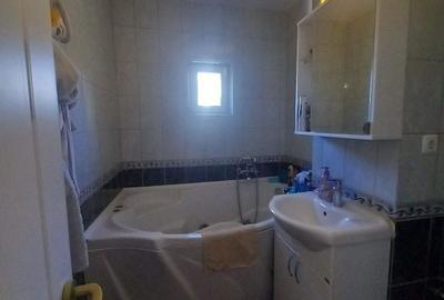 Apartament cu 3 camere decomandat în Traian - 5