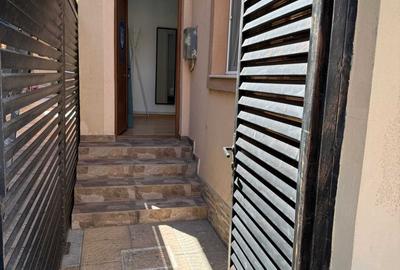 Apartament cu 2 camere nedecomandat în Universitate