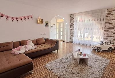 Casă cu 6 camere cu Teren 1400 Mp în Central - 3