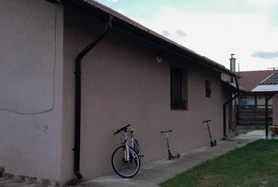 Casă cu 4 camere cu Teren 450 Mp în Glâmbocu - 1