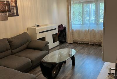 Apartament cu 2 camere decomandat în Exterior Vest