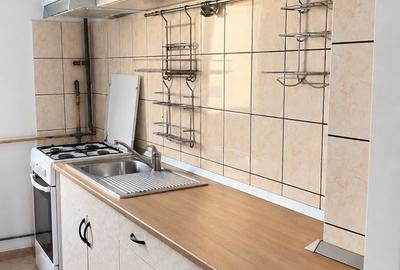 Apartament cu 2 camere semidecomandat în Soarelui