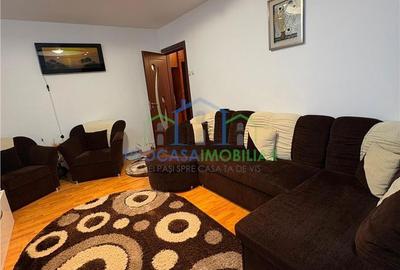 Apartament cu 3 camere decomandat în Sărari