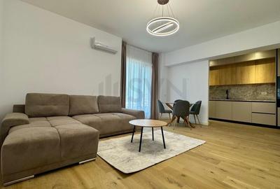 Apartament cu 3 camere semidecomandat, mobilat în Pipera