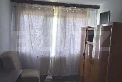 Apartament cu 2 camere semidecomandat, mobilat în Podu Roș