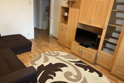 Apartament cu 2 camere decomandat în Micro 14