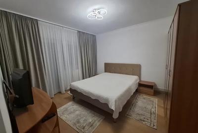 Apartament cu 2 camere decomandat, mobilat în Casa de Cultură