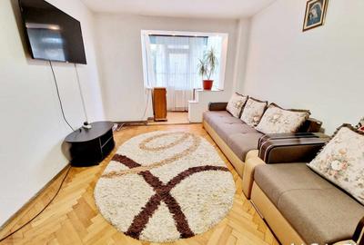 Apartament cu 2 camere semidecomandat, mobilat în 1 Mai