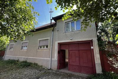 Casă cu Teren 2000 Mp în Pescari - 1
