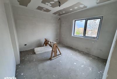 Casă cu 7 camere cu Teren 170 Mp în Central