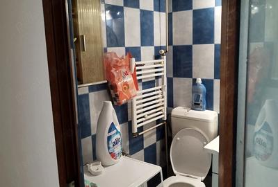 Apartament cu 3 camere decomandat în Titan