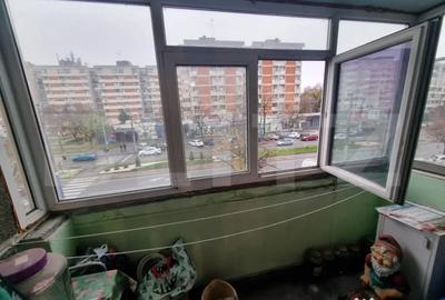Apartament cu 3 camere semidecomandat în Calea București - 1