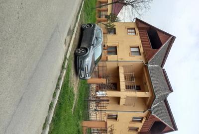 Casă cu 4 camere cu Teren 786 Mp în Central - 1