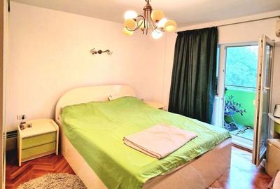 Apartament cu 4 camere decomandat în Steaua