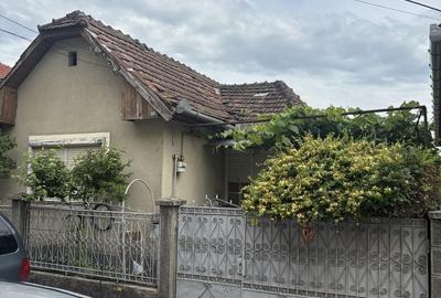 Casă cu 3 camere în Central