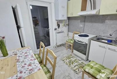 Apartament cu 2 camere decomandat, mobilat în Piața Centrală