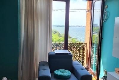 Apartament cu 2 camere semidecomandat, mobilat în Central