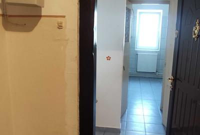 Apartament cu 2 camere decomandat în Micro 5