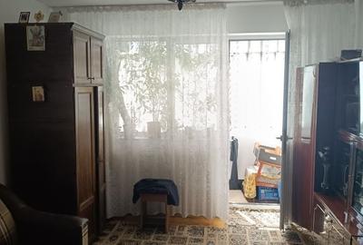 Apartament cu 2 camere decomandat în Micro 5 - 6