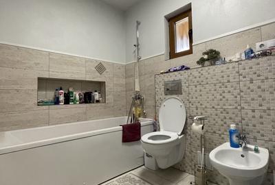 Casă cu 4 camere cu Teren 868 Mp în Cetate