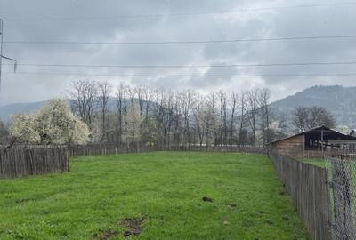 Teren de 2900 mp, în Central