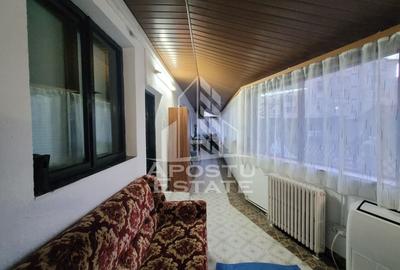 Casă cu 4 camere decomandat cu Teren 567 Mp în Lipovei