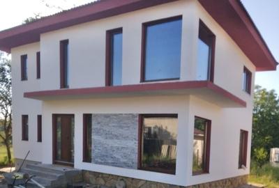 Casă cu 4 camere în Gilău