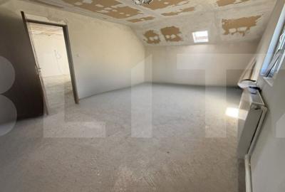 Casă cu 4 camere cu Teren 1200 Mp în Mihai Eminescu