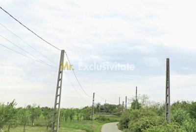 Teren de 2700 mp, în Hârtiești