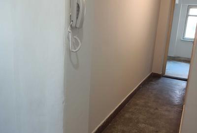 Apartament cu 4 camere decomandat în Micro 16 - 3