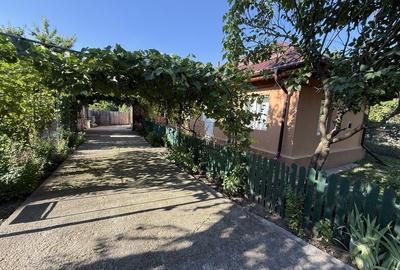 Casă cu 4 camere în Gherghița