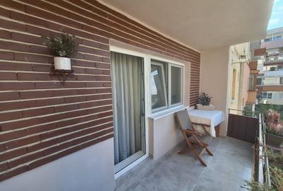 Apartament cu 4 camere decomandat, mobilat în Central