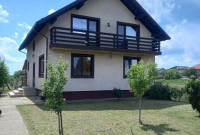 Casă cu 4 camere în Ciorogârla